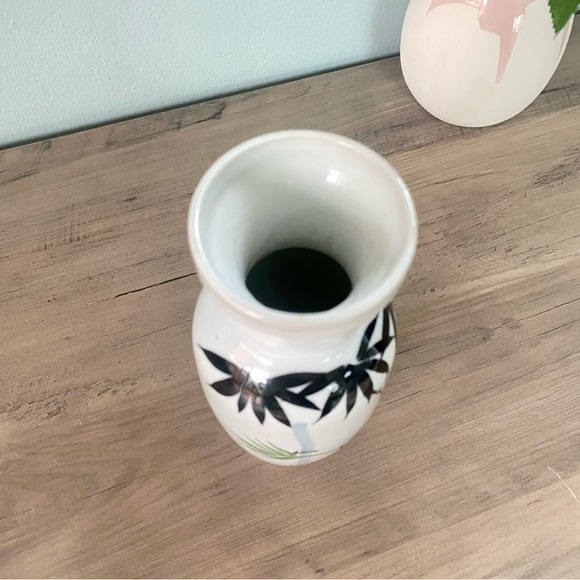 Small Ceramic Vase w/ Bamboo Painting Excellent Condition - Picture 4 of 5